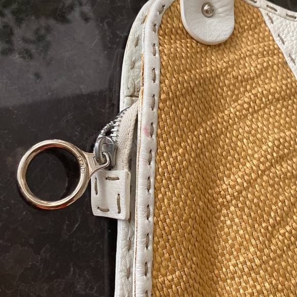 FENDI White/Beige Raffia and Leather Devil Trapezio Bag - Picture 4 of 11